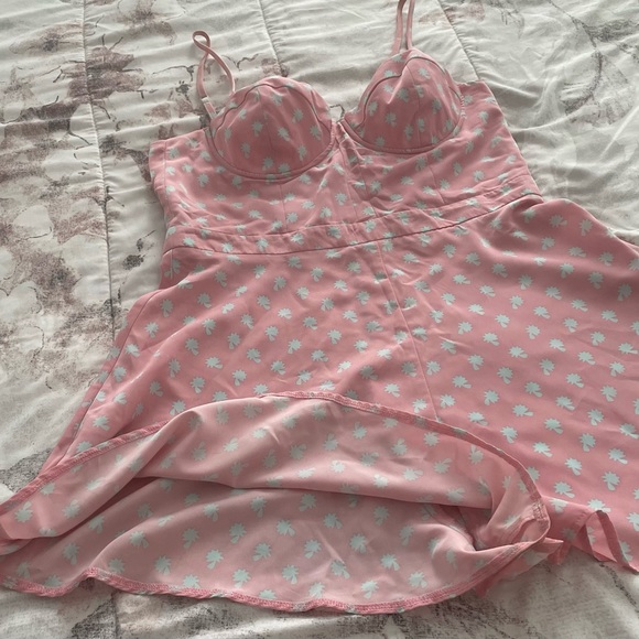 NWT Topshop Barbiecore pink with white polka dots built in bra romper, size 10 - Picture 7 of 16